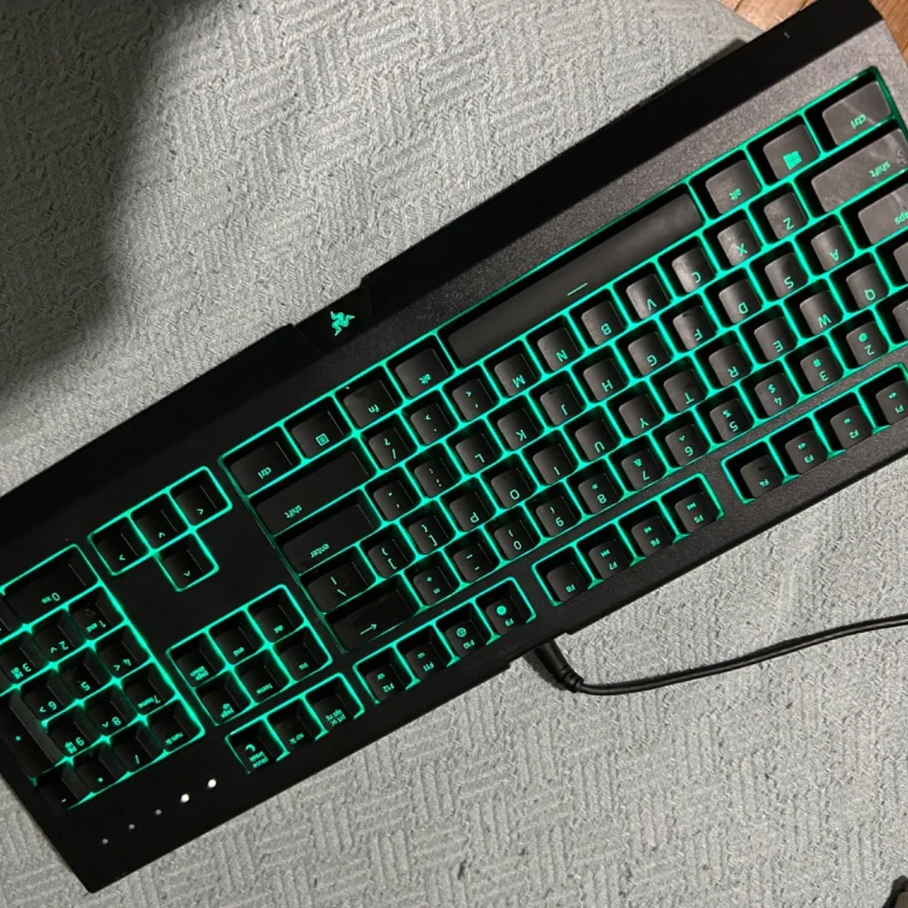 Razer cynosa chrome keyboard 100% 75$